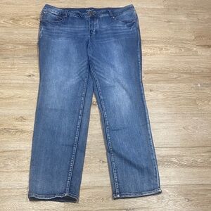 Maurices Women's Straight Leg Blue Jeans